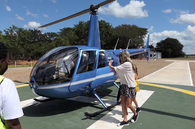 13-15 minutes Private Short Helicopter Flight - Seeing Victoria Falls as one great sweep
