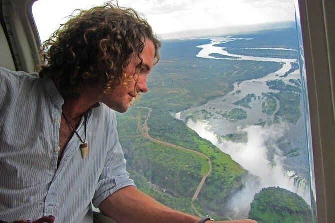 15 minutes scenic helicopter flight above Victoria Falls-Zimbabwe - Who will enjoy this flight most