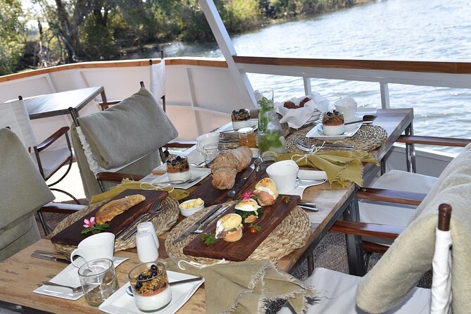 3 Days in Victoria Falls & Chobe National Park Combo - A two-hour sunset cruise on the Zambezi