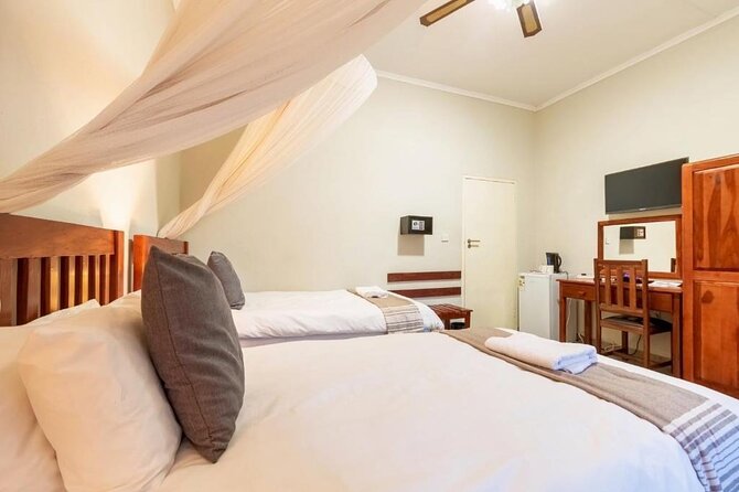 8 Day Chobe NP, Elephant Sands, Okavango Delta & Victoria Falls - Day 2: Victoria Falls from the Zimbabwe and Zambia sides