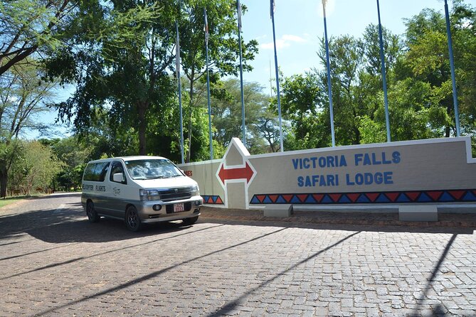 Chobe Day Trip From Victoria Falls Zimbabwe - Lunch beside the river
