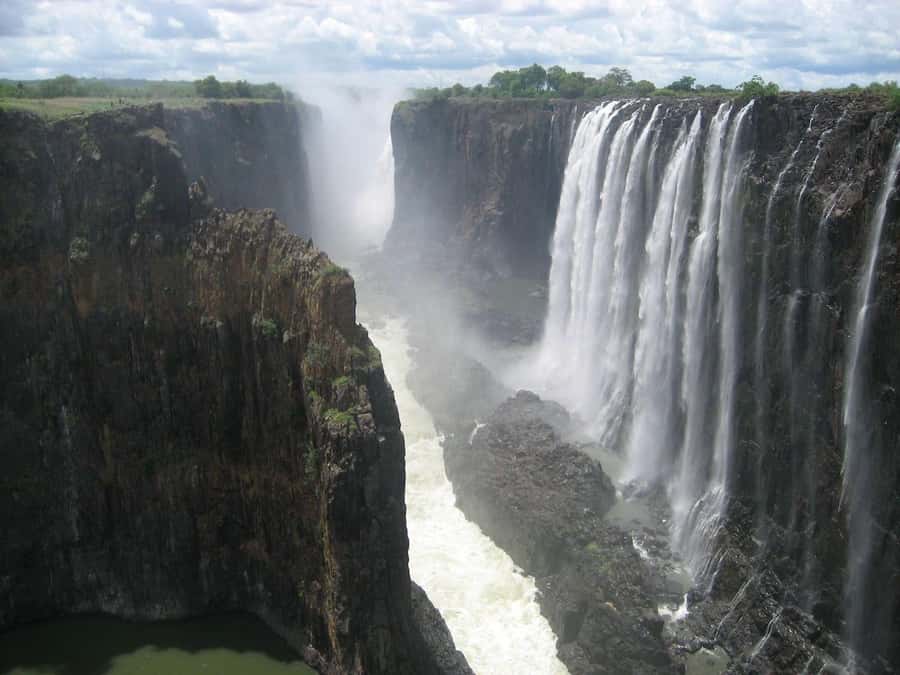 From Kasane: Victoria Falls Day Trip (Zimbabwe side) - Why this Kasane day trip works
