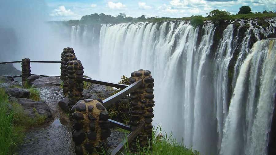 From Kasane: Victoria Falls Day Trip (Zimbabwe side) - Seeing Victoria Falls from the Zimbabwe side