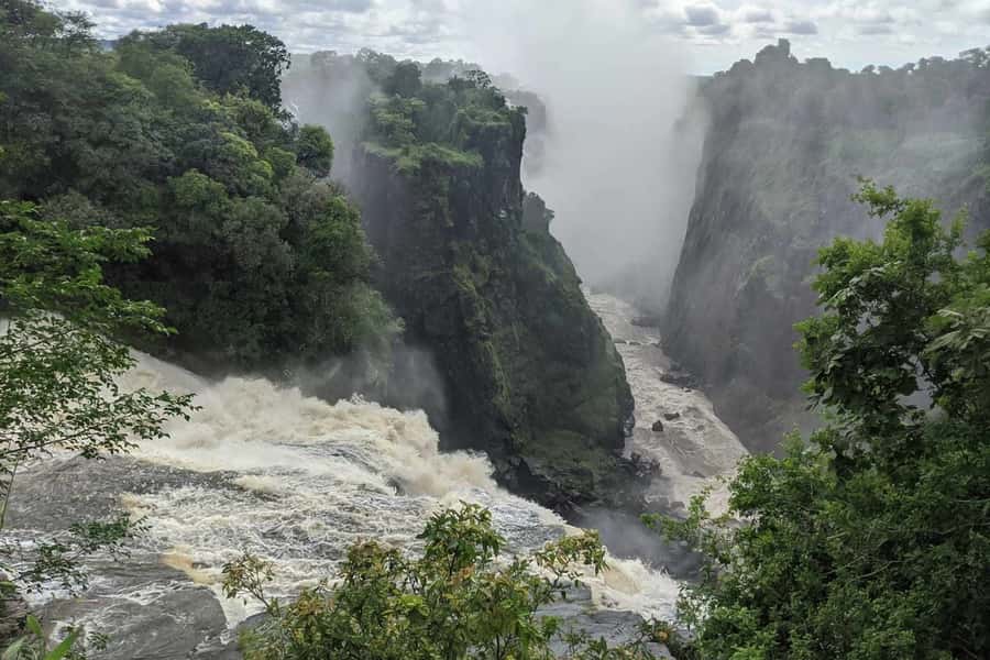 From Livingstone: Day Trip to Victoria Falls, Zimbabwe - Entering the Zimbabwean side of Victoria Falls