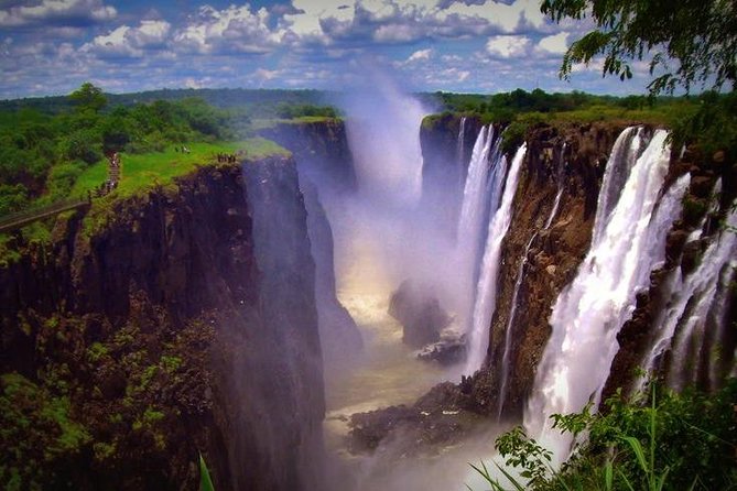 Full Day Victoria Falls incl lunch & Devils Pool 10h ZIMBABWEAN & ZAMBIAN SIDE - Why seeing Victoria Falls from both countries matters