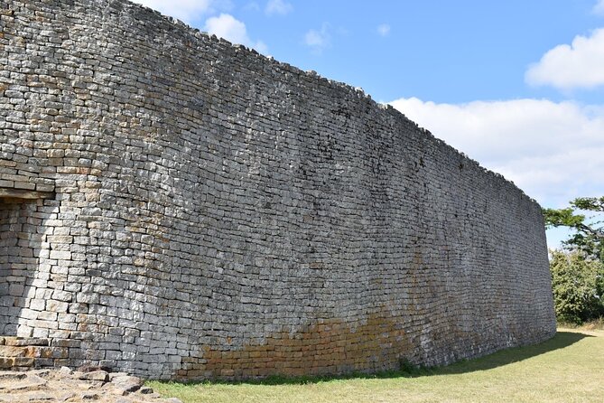 Great Zimbabwe - Chevron patterns, Shona engineering, and the meaning of the site