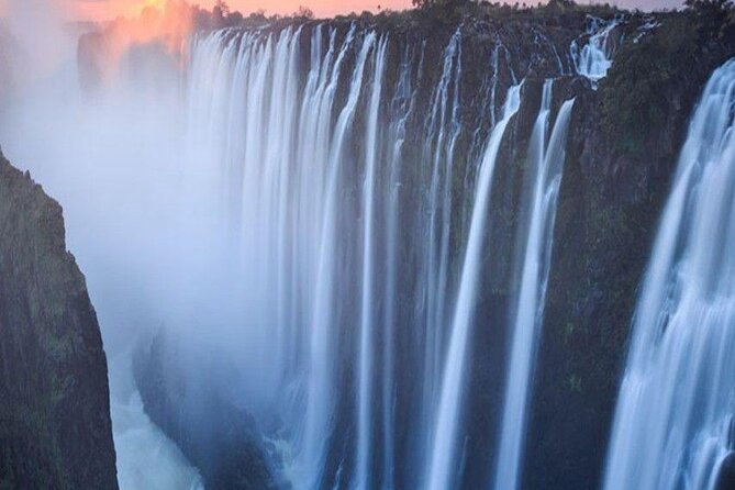 Guide Tour of the Falls - Geology, plants, and animals beyond the big view