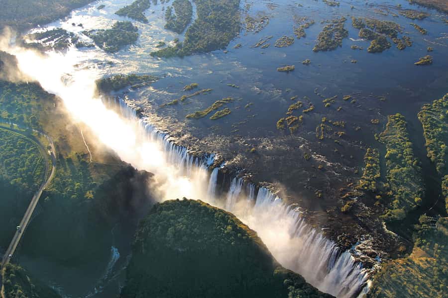 GUIDED TOUR OF THE VICTORIA FALLS ON THE ZAMBIAN SIDE - Key points to know before you go