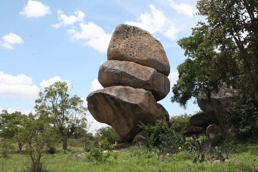 HARARE CITY TOUR ADVENTURES !! - Starting with the Balancing Rocks