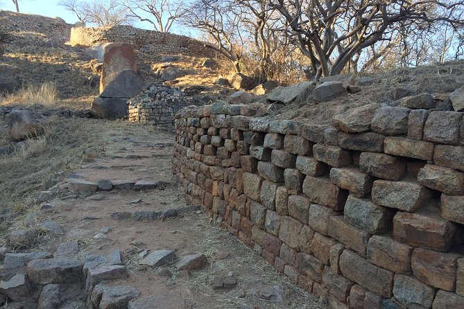 Khami Ruins Day Trip - Decorative walls and the remains of daily life