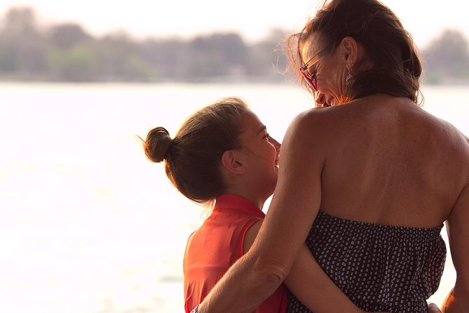 Sundowner Cruise on Zambezi River (Zimbabwe) - Boarding the Finfoot or another riverboat