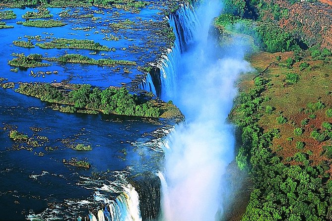 Victoria Falls Airport Transfer to Victoria Falls Town or Hotel - The first 20 to 25 minutes on the road