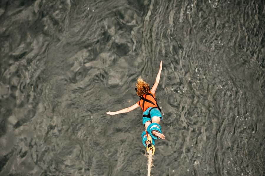 Victoria Falls Bridge Bungee Jump - Harnesses, cords, and the recovery procedure