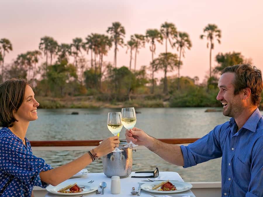 Victoria Falls: Dinner Cruise on the Zambezi River - Who should choose this dinner cruise?