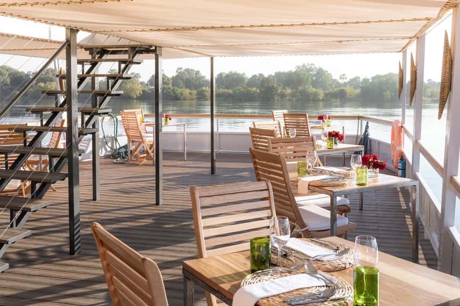 Victoria Falls: Dinner Cruise on the Zambezi River - Practical advice before you book