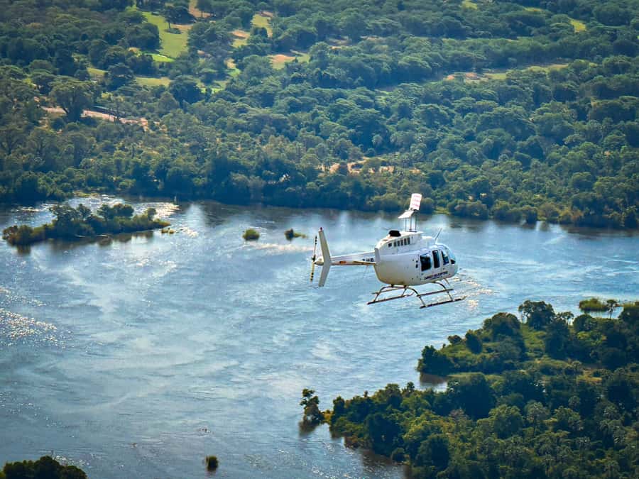 Victoria Falls: Flight of Angels Helicopter Experience - Mist, water levels, and the best expectations