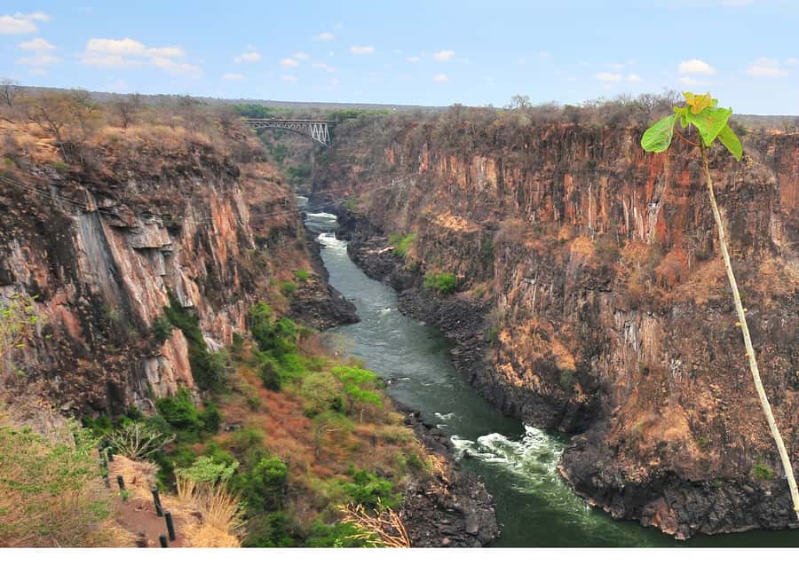 Victoria Falls Gorge Hike & Farm to Table Village Lunch - Choosing your route into Batoka Gorge