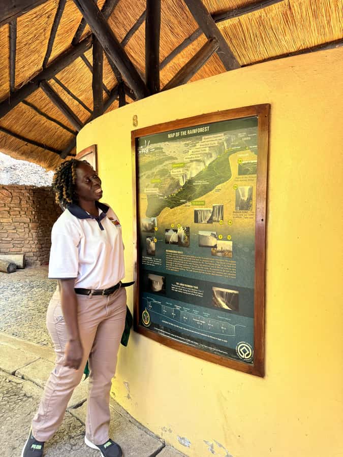 Victoria Falls: Guided Tour of the Victoria Falls - The strongest part: personal guiding