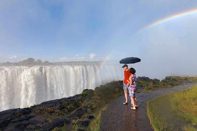 Victoria Falls Guided Tour with Hotel Pickup - The Victoria Falls Bridge and the Zimbabwe-Zambia border