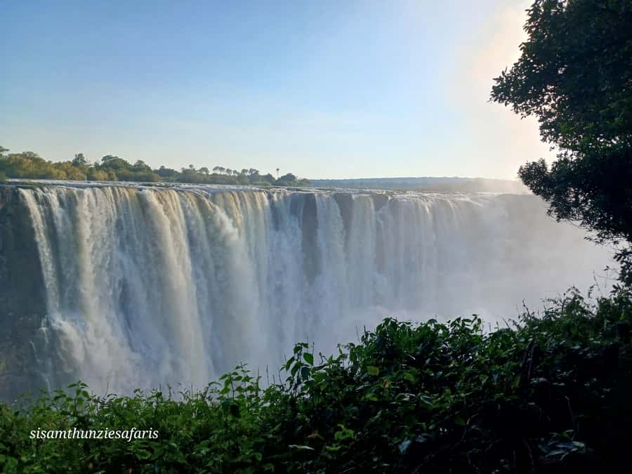 Victoria Falls: Guided Walking Tour - Timing, weather, and what to pack