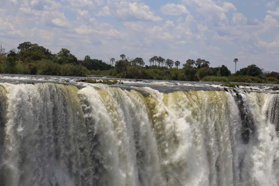 Victoria Falls: Private Guided Tour of the Waterfalls - Why a guided walk helps at Victoria Falls