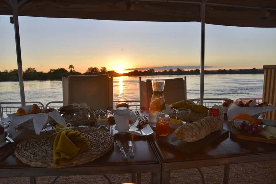 Victoria Falls: Private Sunrise Cruise with Breakfast - Practical tips for making the most of it