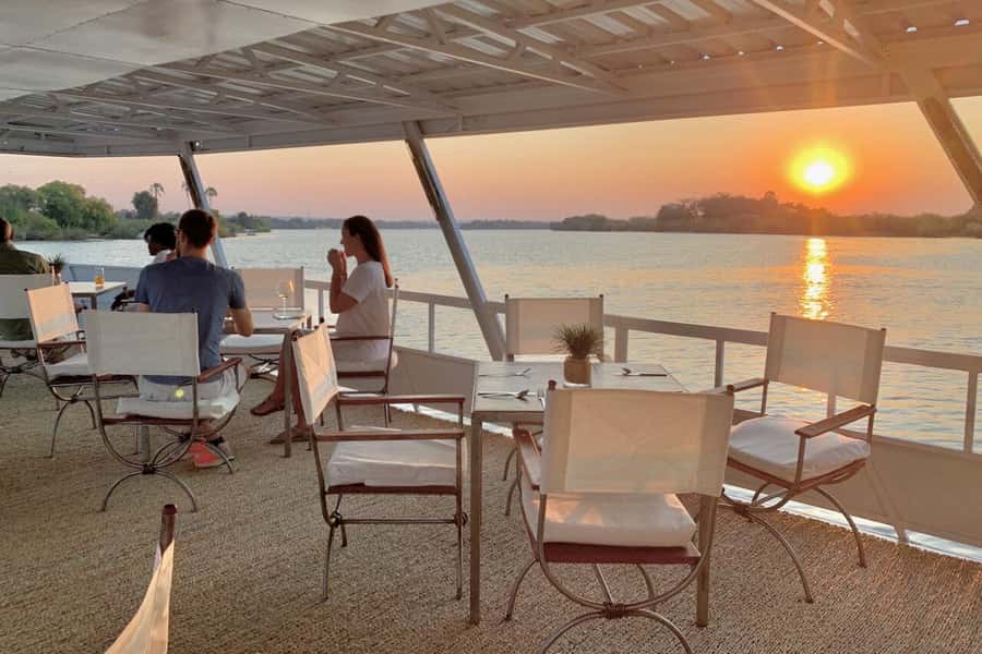 Victoria Falls Scenic Guided Tour with Sunset Boat Cruise - Walking all 16 Victoria Falls viewpoints