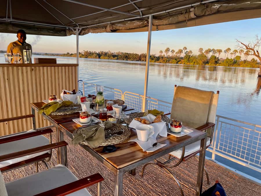 Victoria Falls: Sunrise Cruise on the Zambezi River - Key details before you book