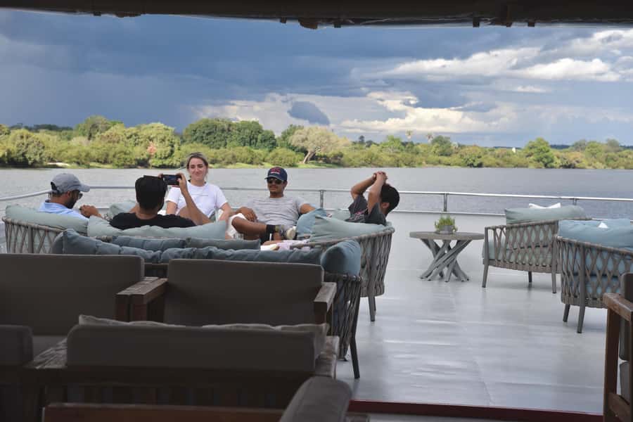 Victoria Falls: Sunset Cruise and Dinner at The Eatery - My verdict on the Zambezi sunset and dinner