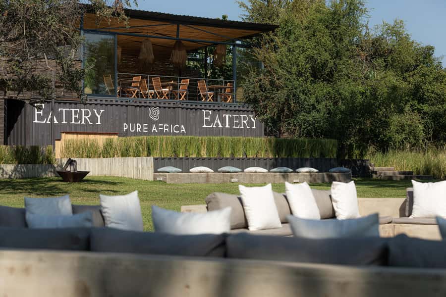 Victoria Falls: The Eatery Lunch Experience - Arriving at The Eatery