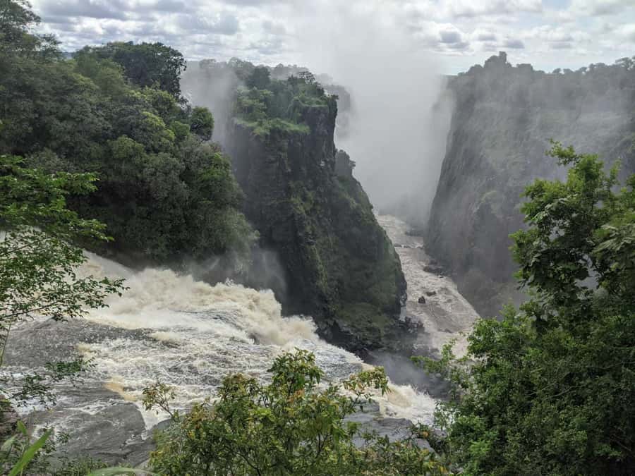 Victoria Falls Town: Victoria Falls Guided Sunrise Tour - What the $25 price really includes