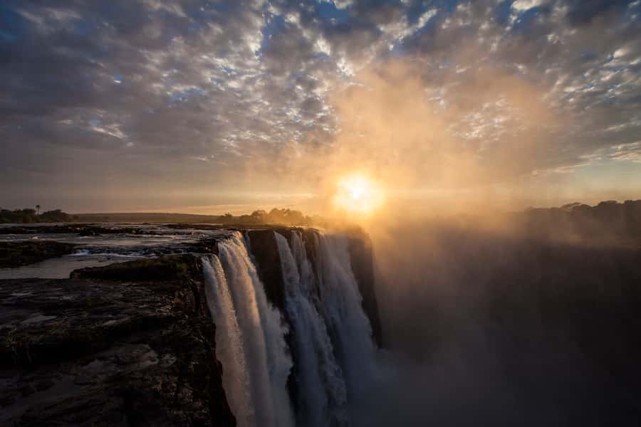 Victoria Falls Town: Victoria Falls Guided Sunrise Tour - The drive from Victoria Falls Town to the park