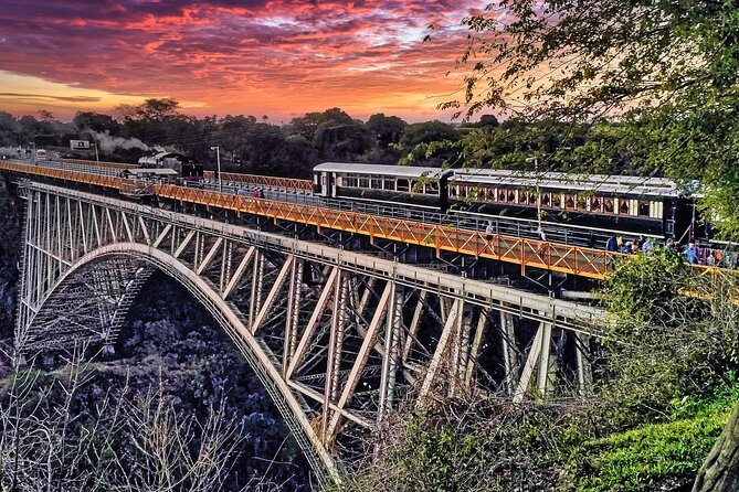Walking Safari to the Falls, Bridge and beyond with Savannah - The small museum and its scale model