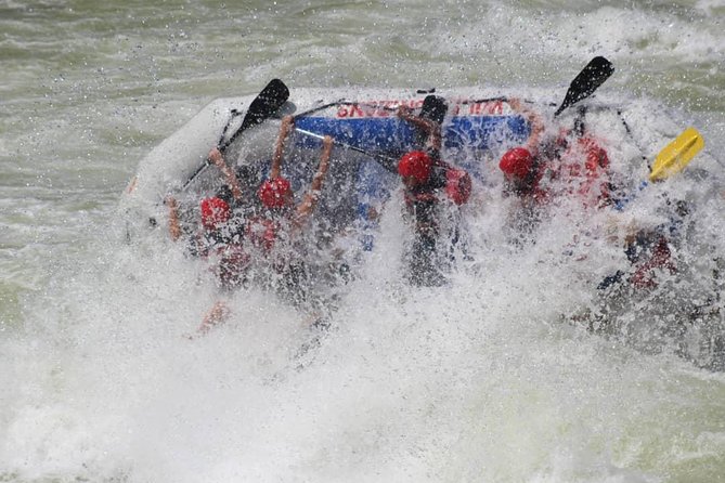 White Water Rafting in Zimbabwe - Lunch at the top of the gorge