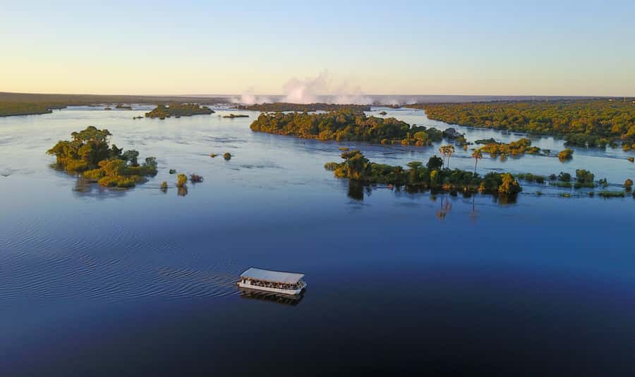 Zimbabwe: Sundowner Cruise (Standard) Zambezi River - Hotel pickup makes the afternoon easy