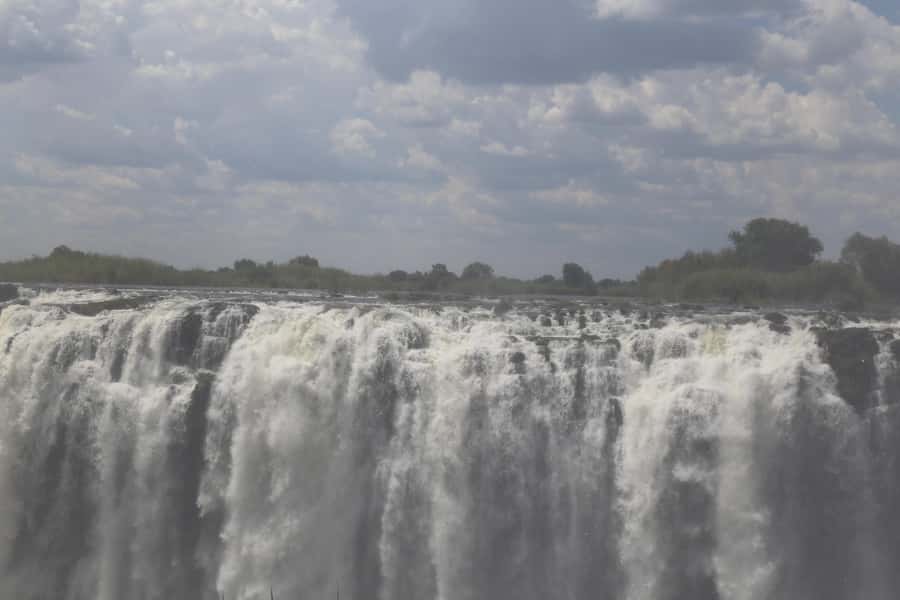 Zimbabwe & Zambia: Guided Tour of the Falls from Both Sides - What the Zambian side adds